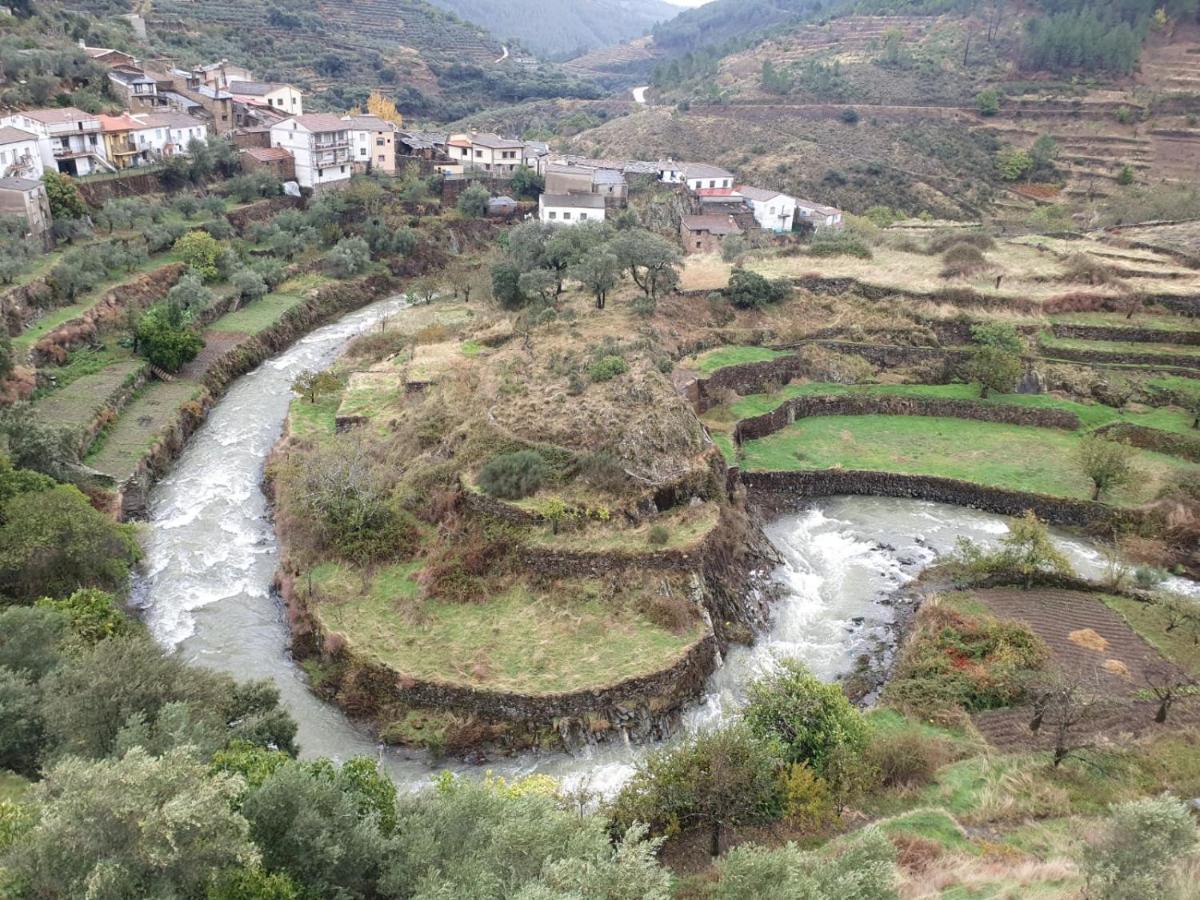 Alojamientos Rurales Hurdes Altas - La Antigua Guarderia Casares de las Hurdes Bagian luar foto