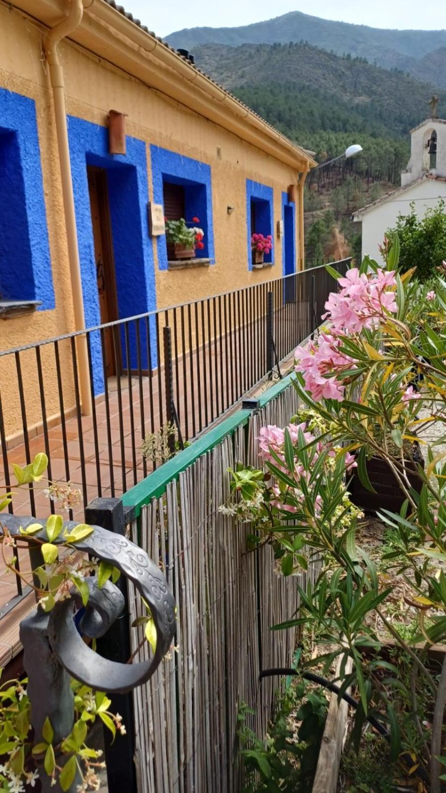 Alojamientos Rurales Hurdes Altas - La Antigua Guarderia Casares de las Hurdes Bagian luar foto